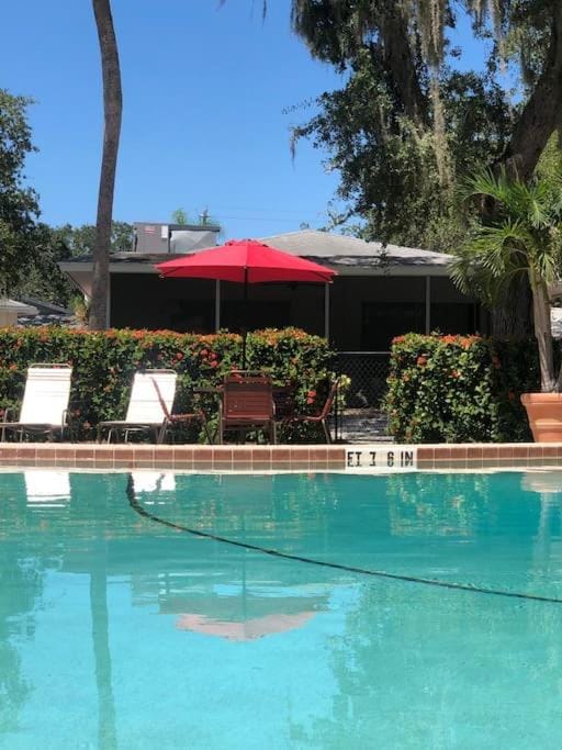 Recently Updated Cozy Siesta Key Beach Villa House in Siesta Beach