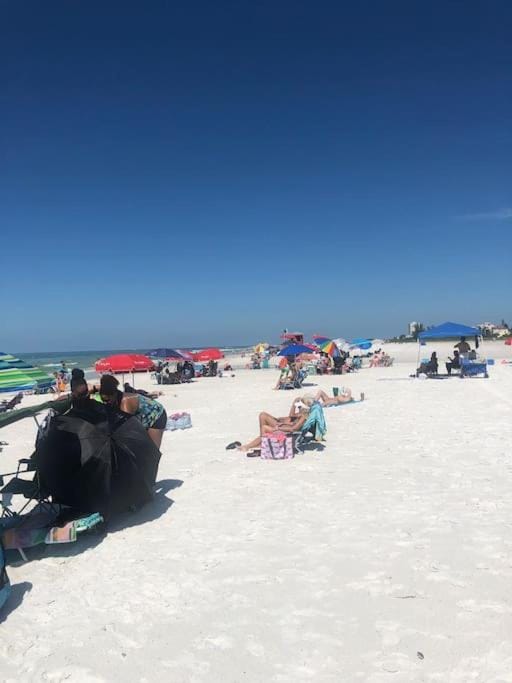 Recently Updated Cozy Siesta Key Beach Villa House in Siesta Beach