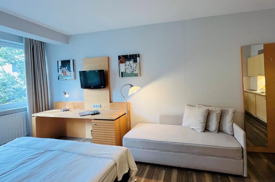 Photo of the whole room, Bedroom