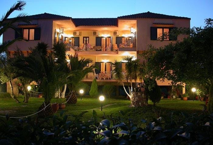 Property building, Spring, Night, Garden, Garden view