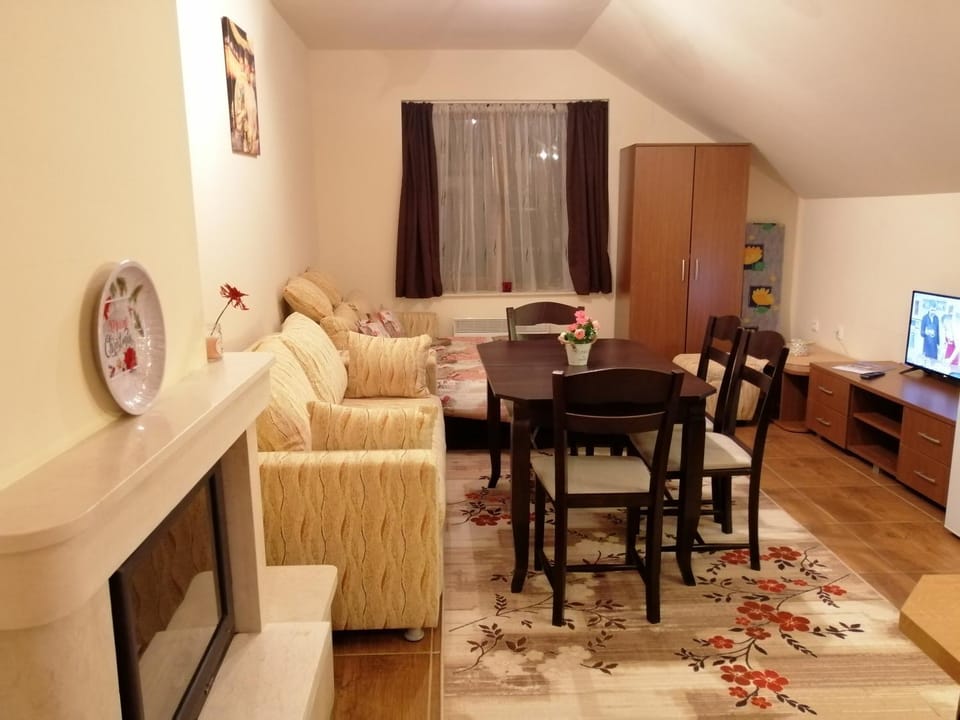 Living room, Seating area, Dining area