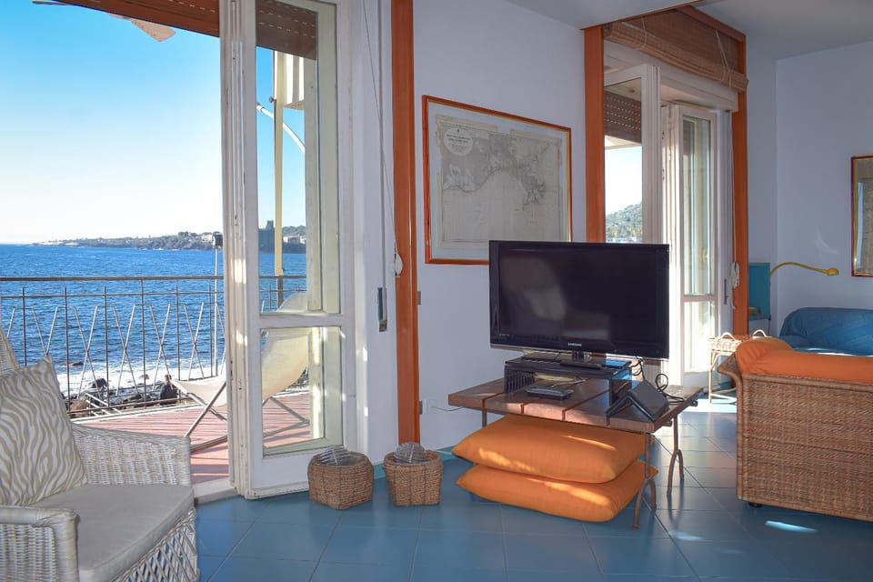 Living room, Sea view