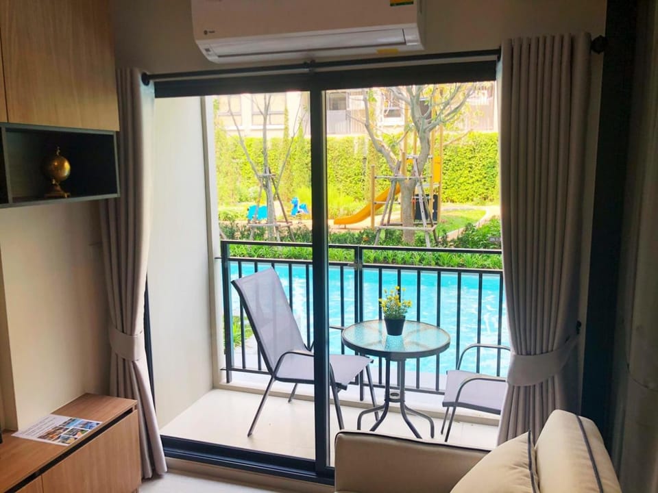 Balcony/Terrace, Pool view