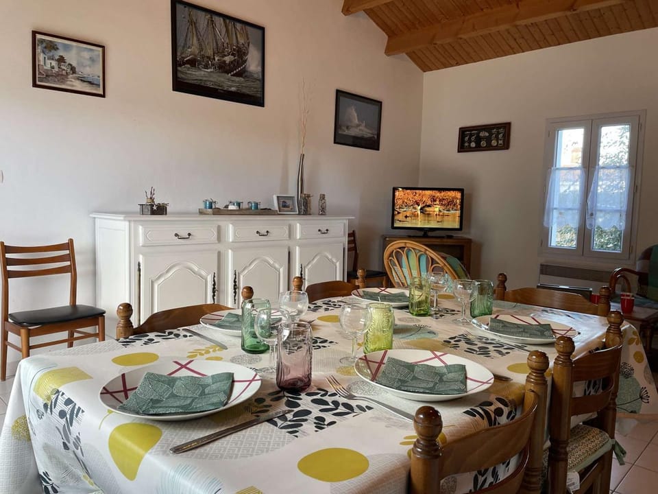 Maison avec jardin clos et terrasse, proche plage et commerces, 5 couchages, Noirmoutier-en-l'Île - FR-1-224B-83 House in Noirmoutier-en-l'Île