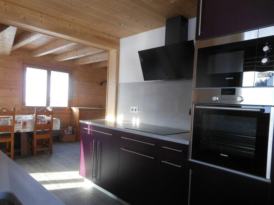 Beau chalet 10 pers. à 20m des pistes, parking privé - FR-1-467-65 Chalet in Le Grand-Bornand