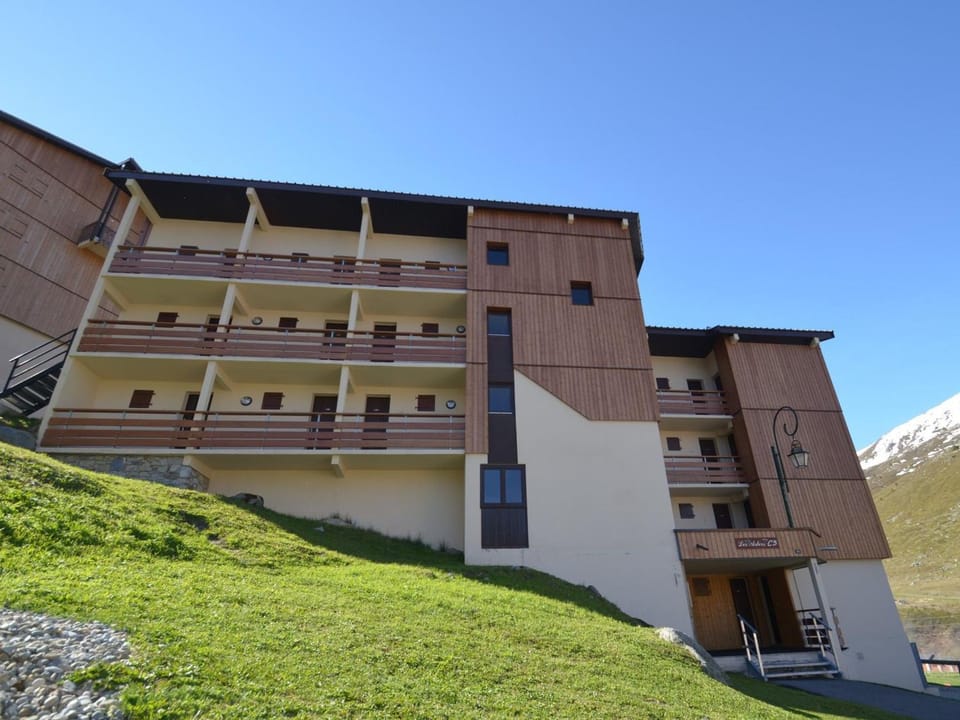 Duplex Confort pour 4 aux Menuires, 50m des pistes, baby-friendly - FR-1-452-353 Apartment in Les Allues