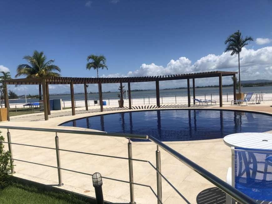 Flat com praia privativa e lazer total em Arraial Apartment in State of Rio de Janeiro