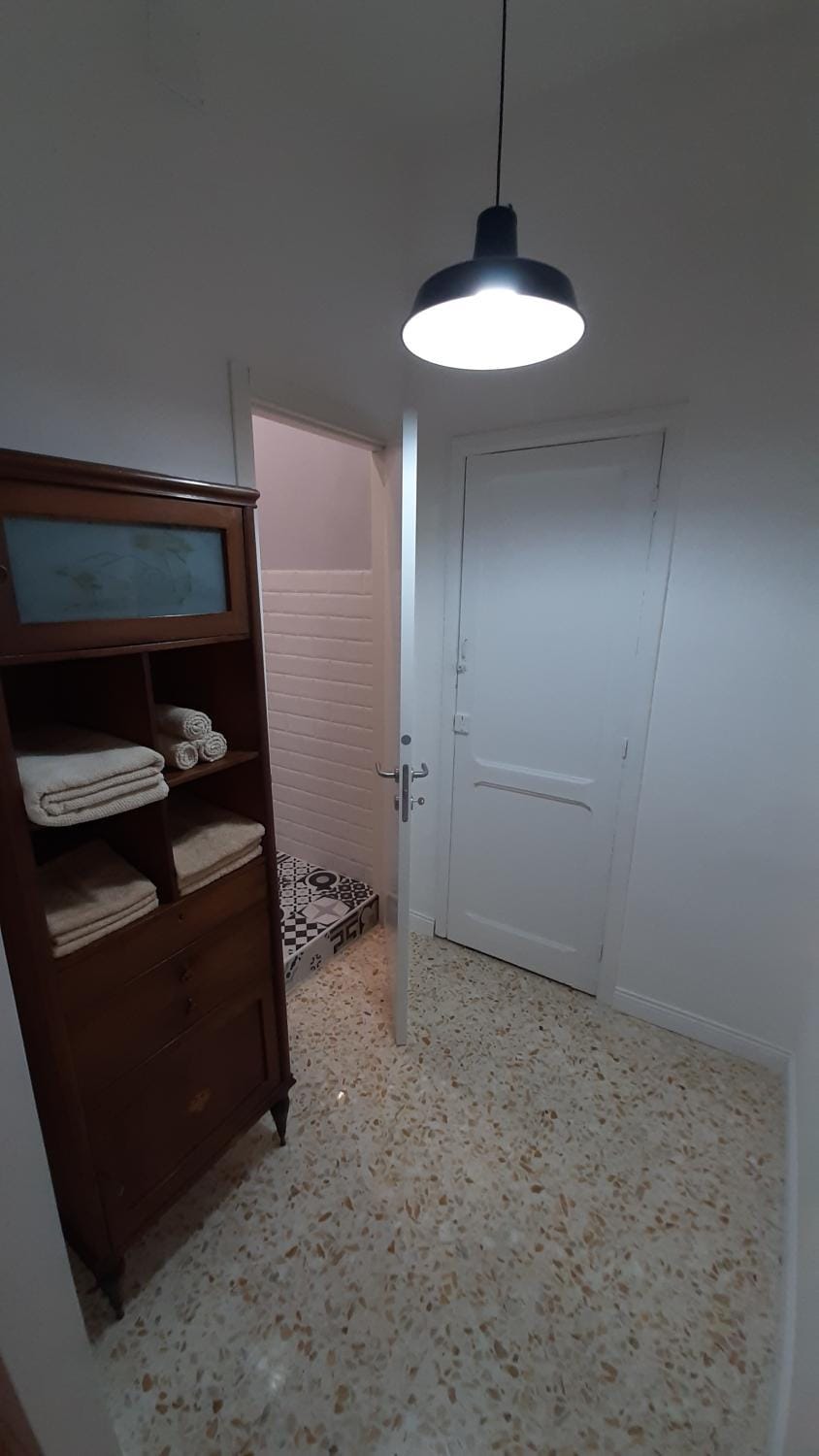 Bathroom, Photo of the whole room