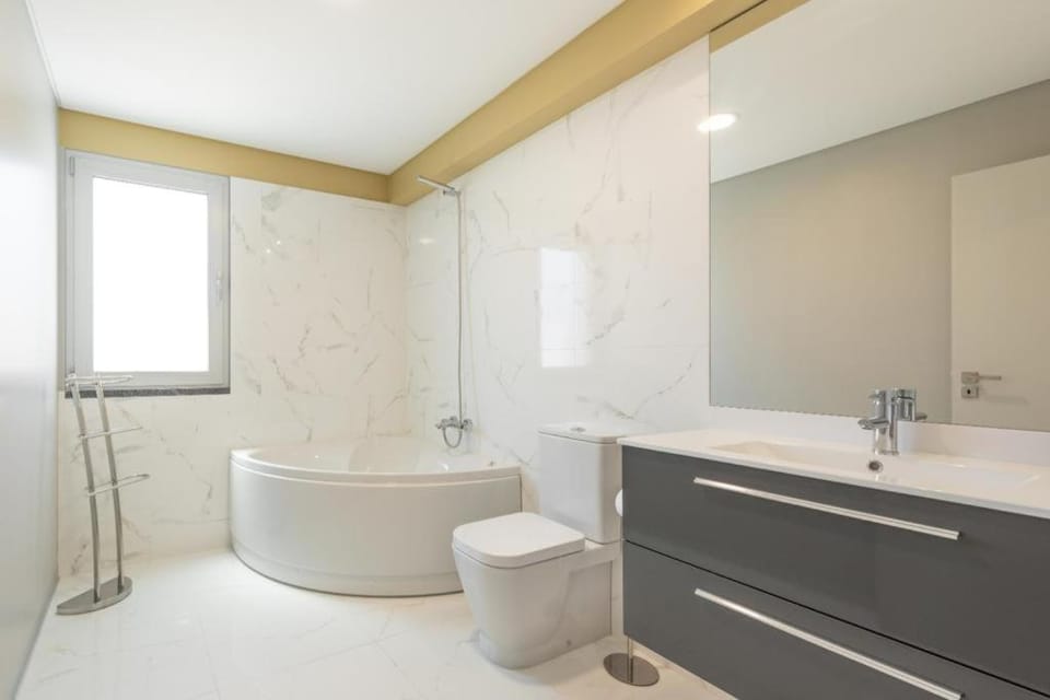 Bathroom, Bath
