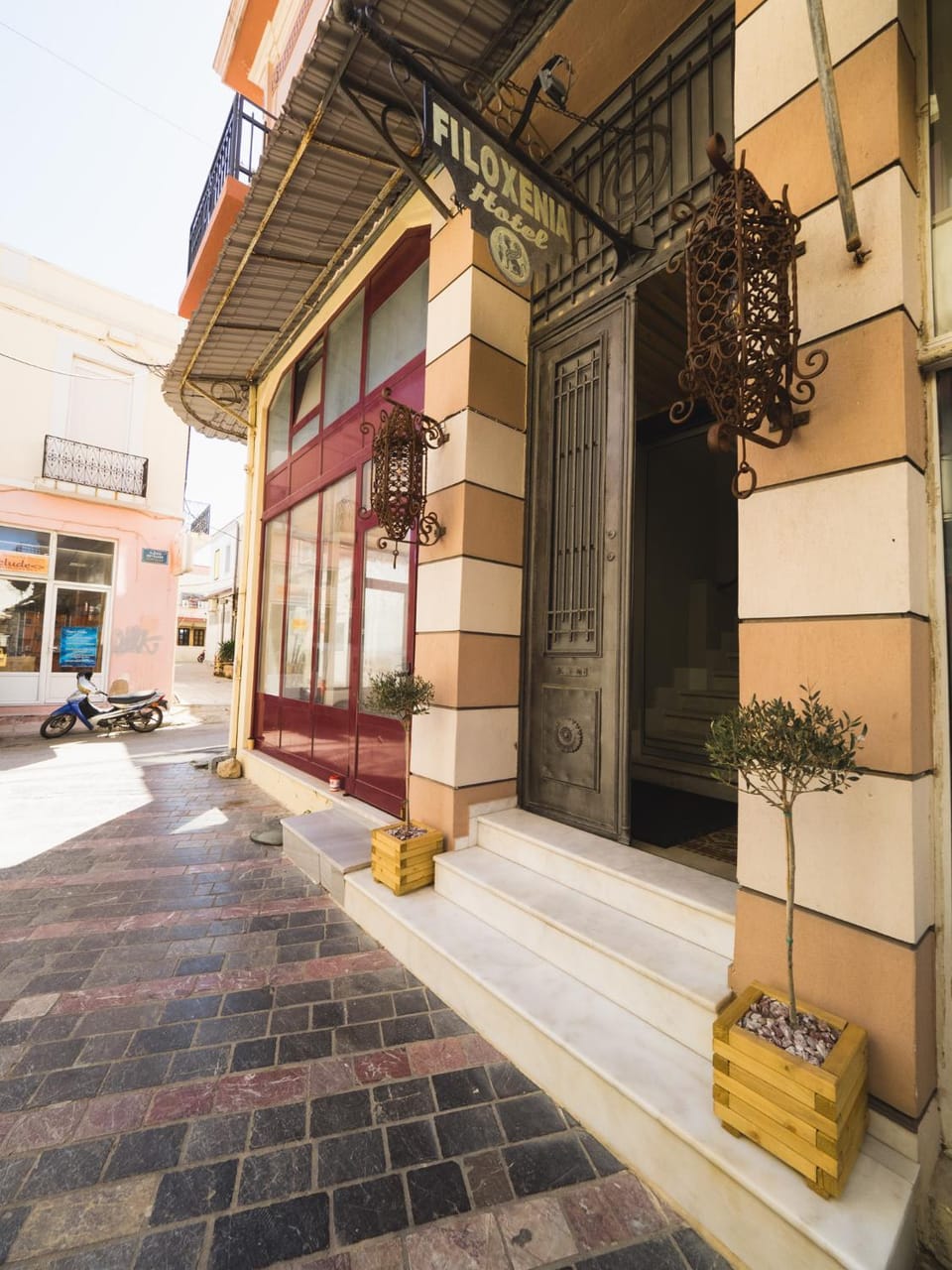 Property building, Facade/entrance