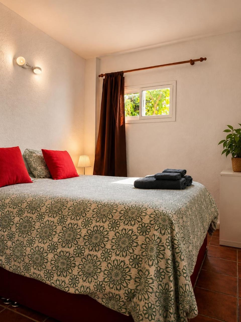 APARTMENTS ON AN ORGANIC FARM BY THE COAST, Frontera House in El Hierro