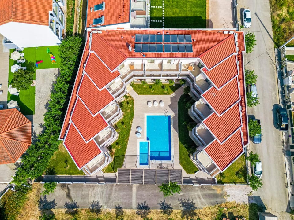 Property building, Swimming pool