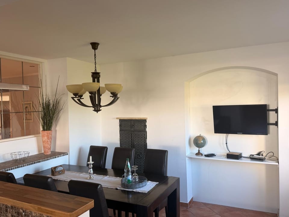 TV and multimedia, Dining area