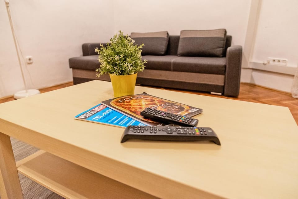 Communal lounge/ TV room, TV and multimedia, Living room, Seating area