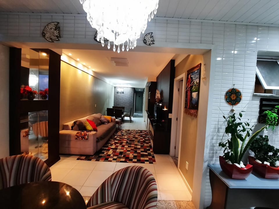 Apartamento FRENTE PARA 0 MAR - PÉ NA AREIA - 3 SUITES COM AR CONDICIONADO, 2- VAGAS PARA CARROS MÉDIOS OU PICK UP E CARRO PEQUENO - FINAMENTE DECORADO - PRAIA DO MORRO-INTERNET -WI-FI -TV COM SERVIÇOS DE DISNEY PARAMOUNT-MAX-ROUPA DE CAMA 2 X CASAIS Apartment in Guarapari