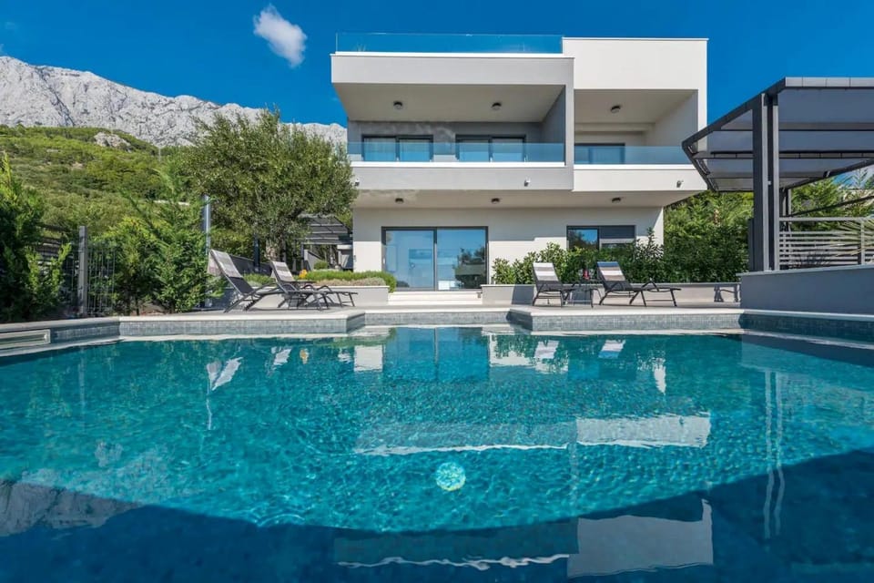 Villa Kuk with heated salt water pool - Makarska Villa in Makarska
