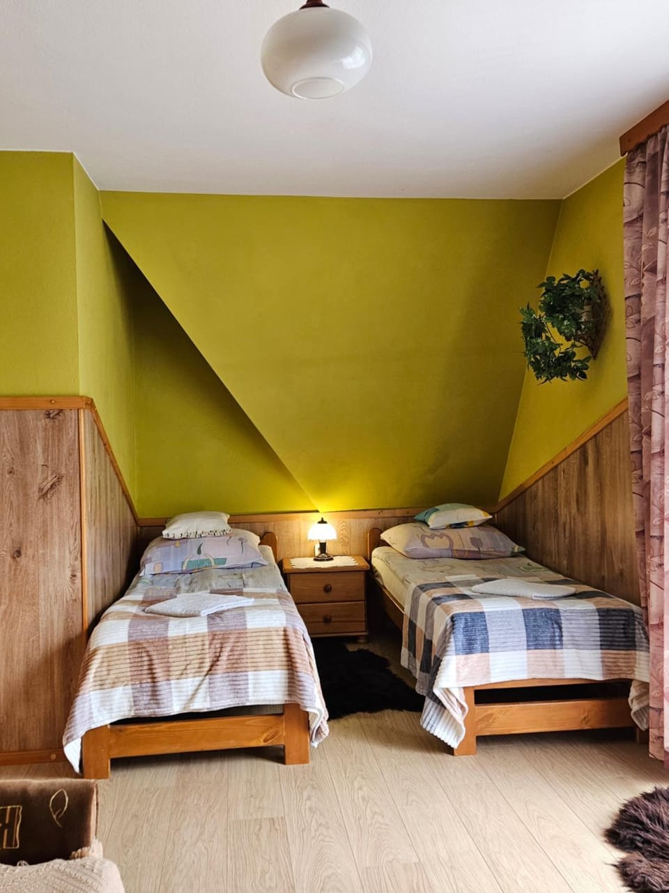 Bed, Photo of the whole room