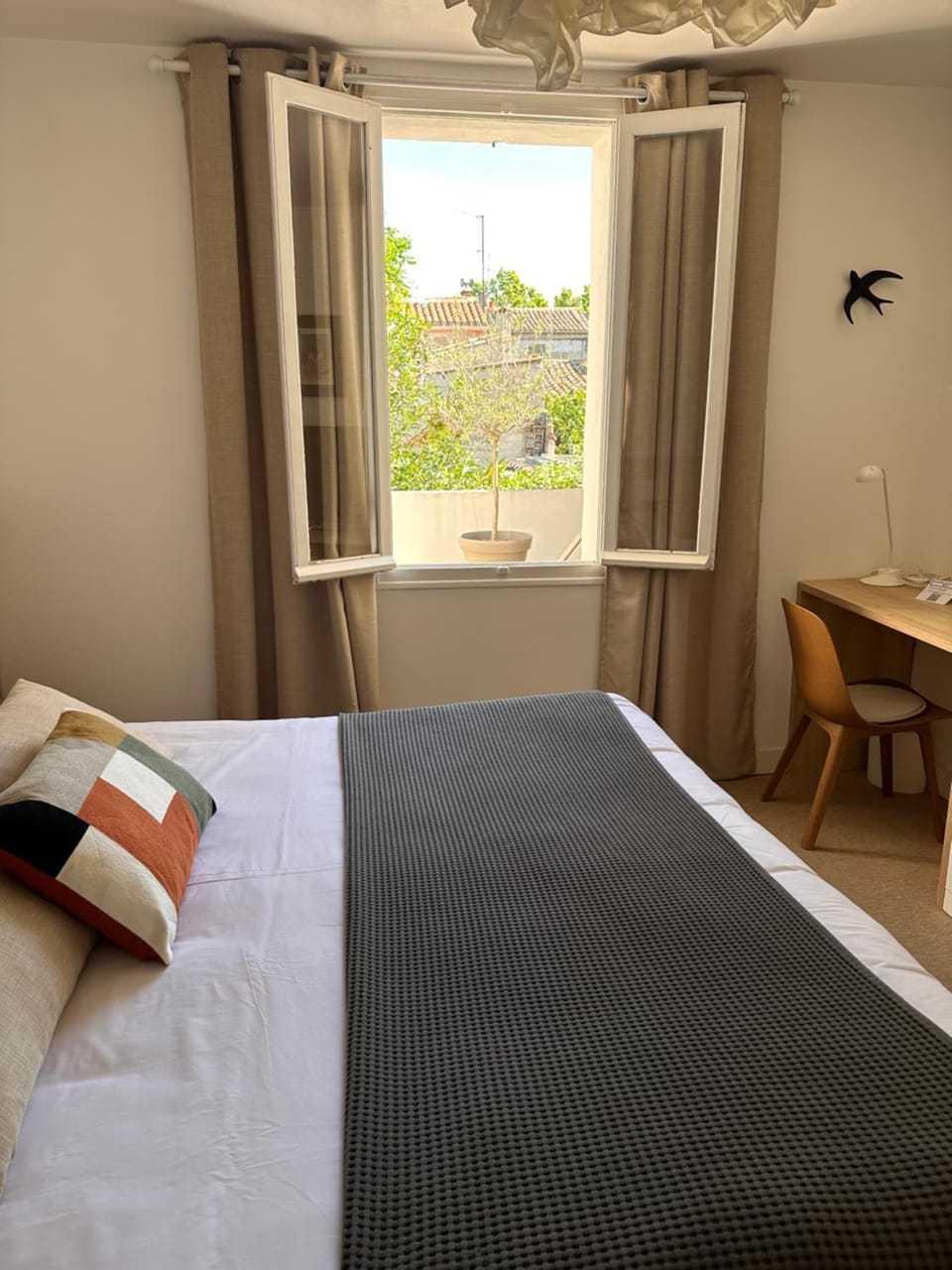 Patio, Bedroom, City view, air conditioner