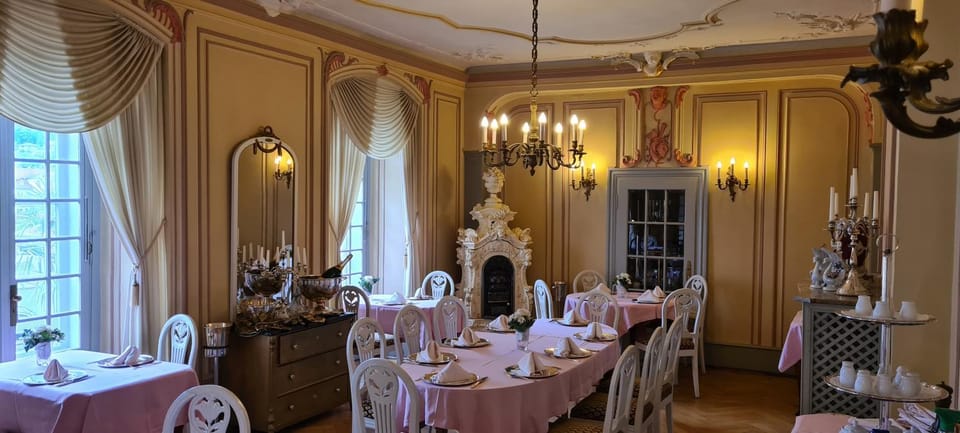 Restaurant/places to eat, Banquet/Function facilities