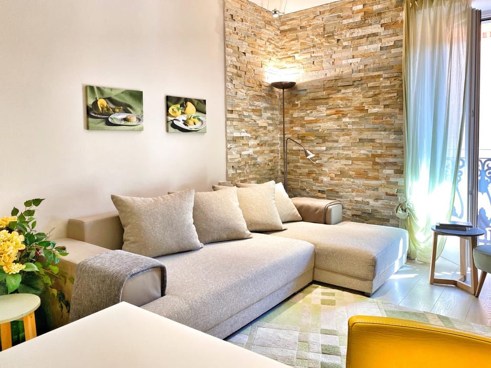 Street View Apartment in La Morra