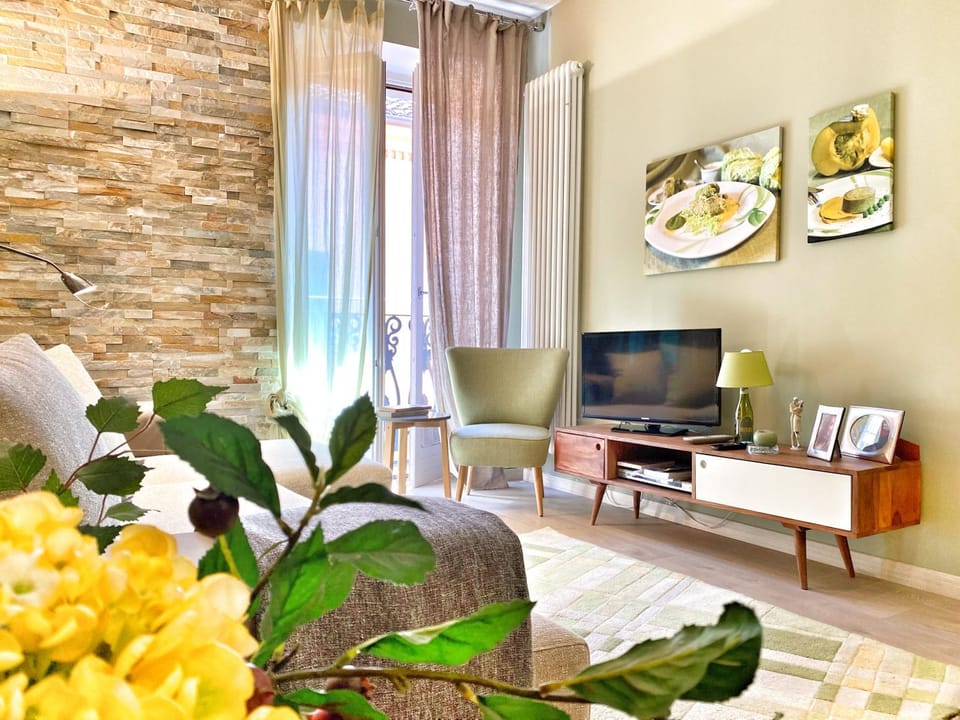 Street View Apartment in La Morra