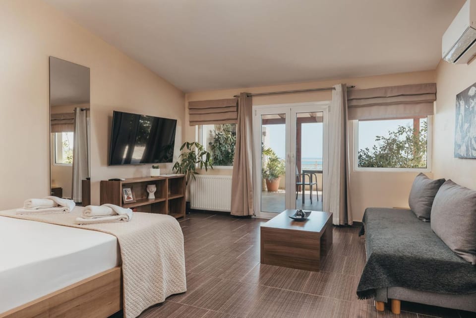 Bed, Photo of the whole room, Seating area