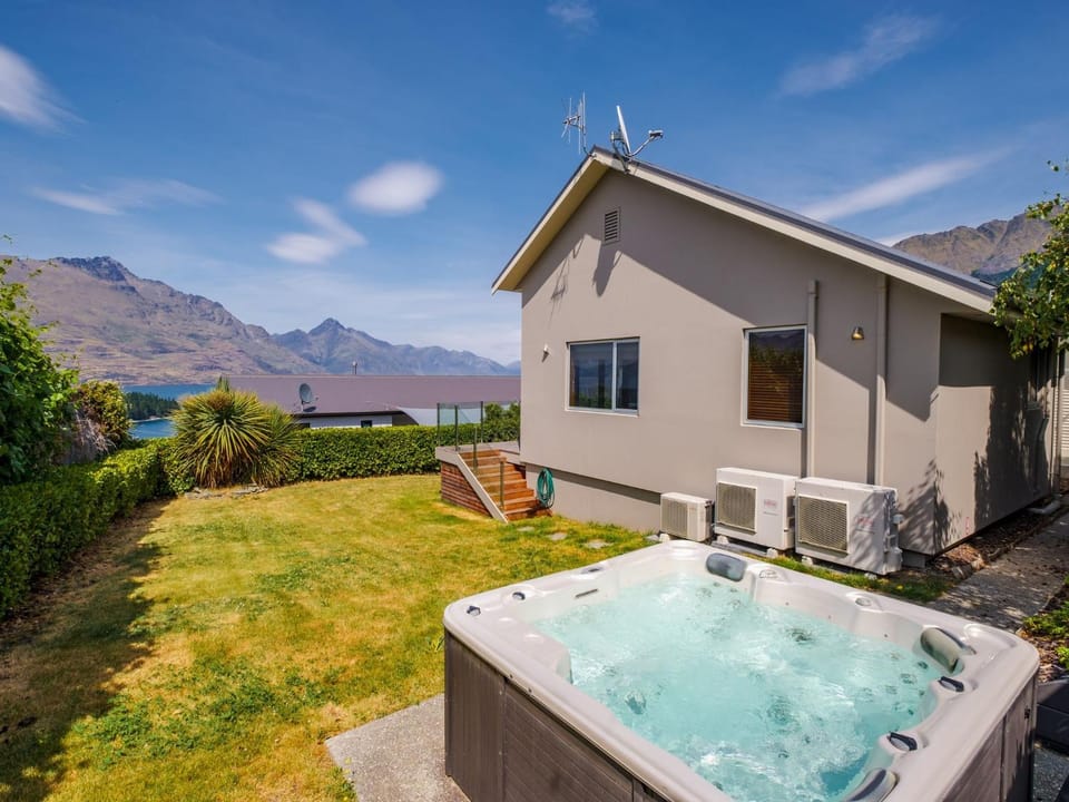 Property building, Garden, Hot Tub