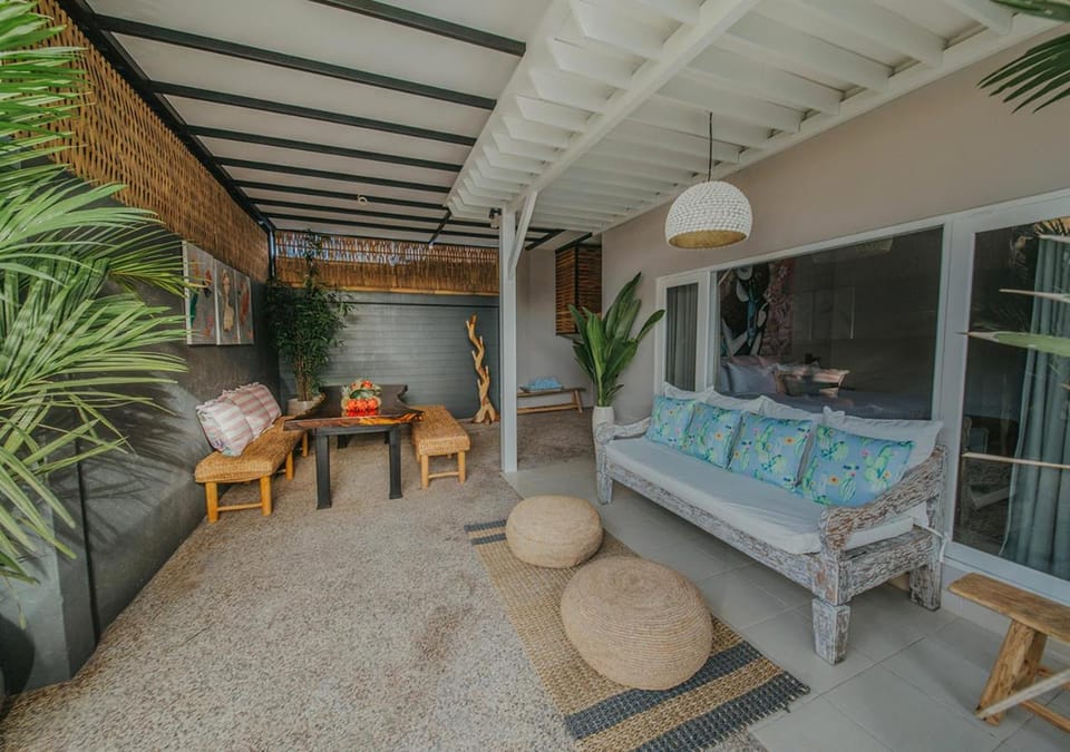 Patio, Day, Seating area