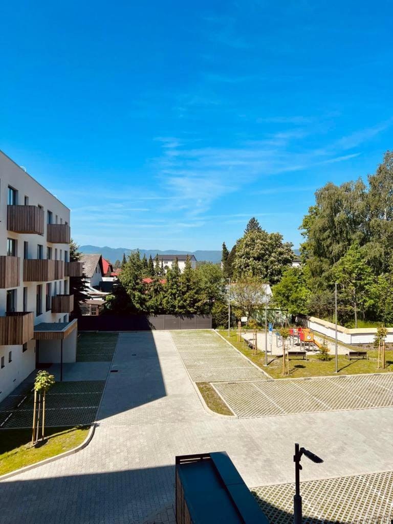 Balcony/Terrace, Mountain view