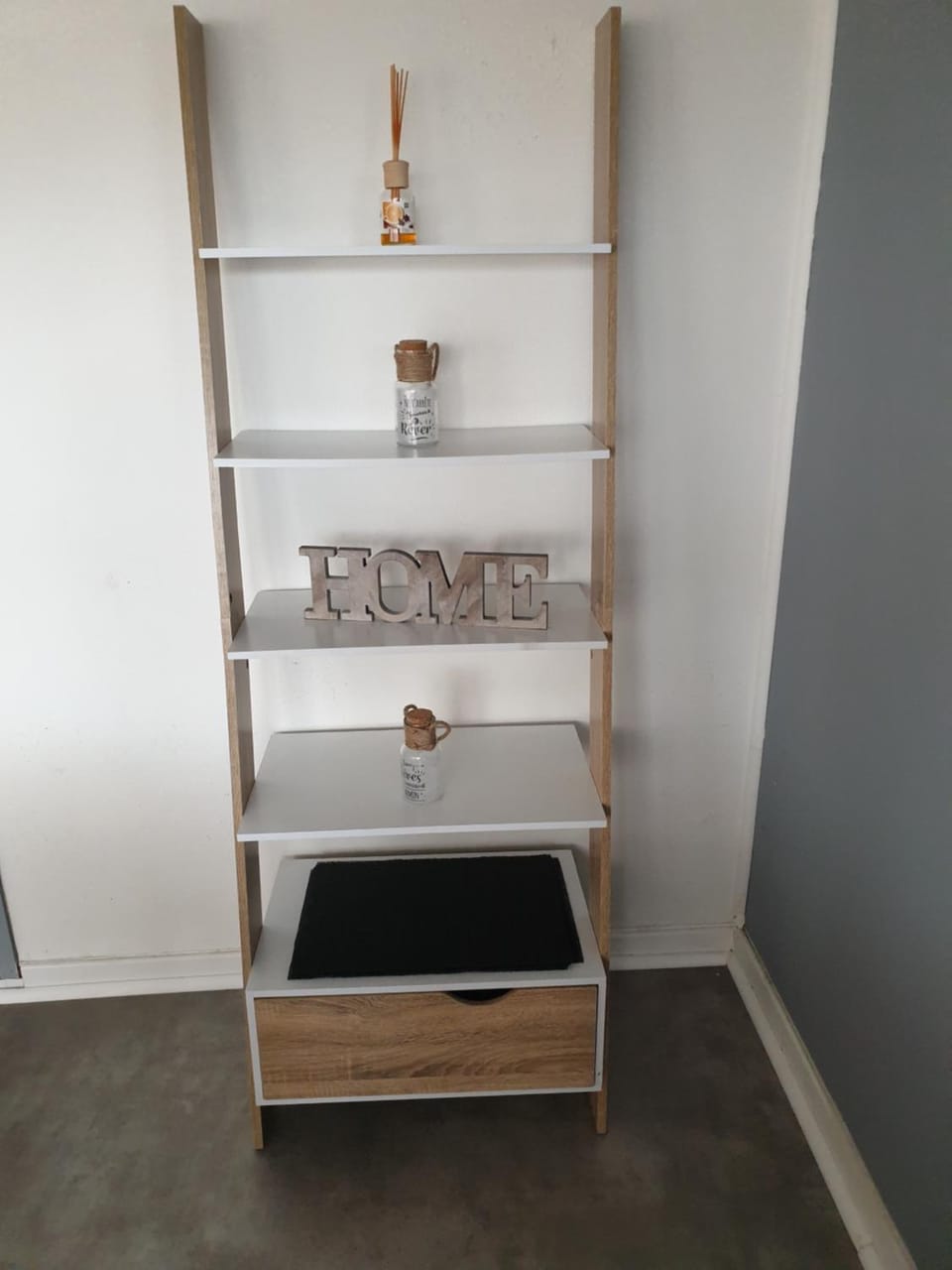 Living room, Decorative detail