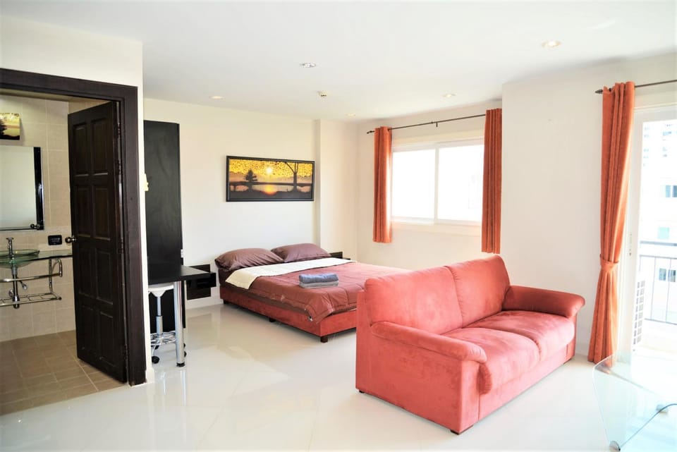Seating area, Bedroom