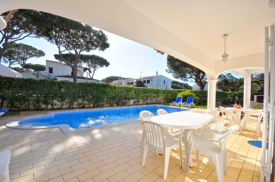 Patio, Swimming pool, furniture