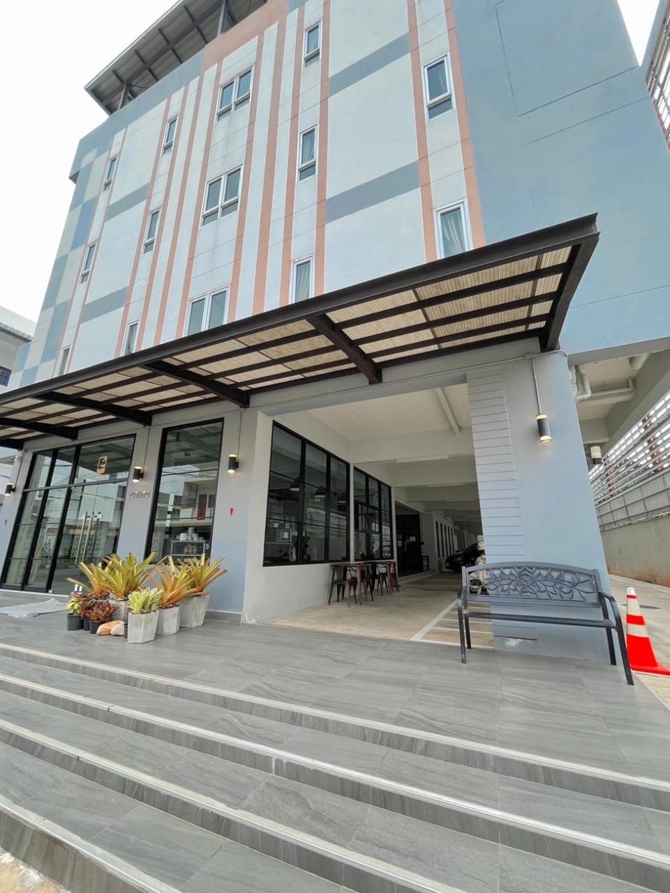 Property building, Facade/entrance