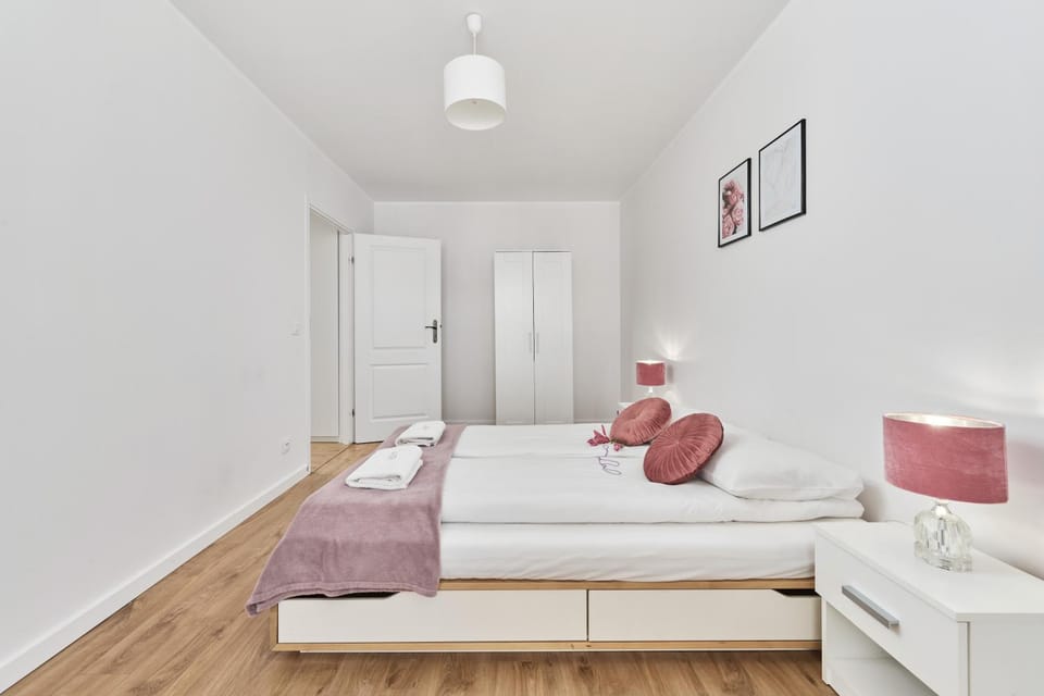 Bed, Bedroom, wardrobe
