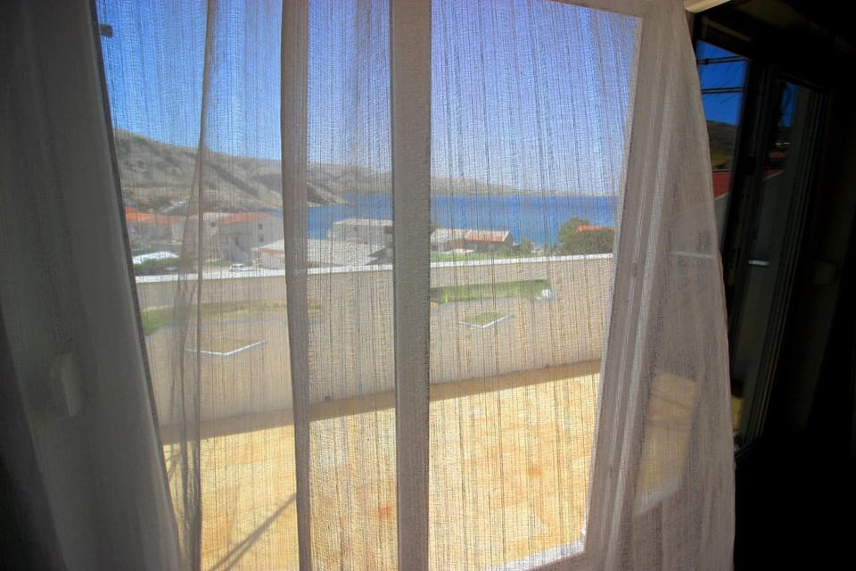 Bed, TV and multimedia, Balcony/Terrace, Balcony/Terrace, Bedroom, Mountain view, Mountain view, Sea view, Sea view, air conditioner