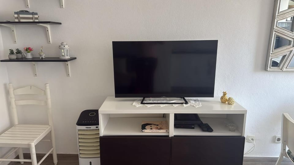 Communal lounge/ TV room, TV and multimedia, Evening entertainment