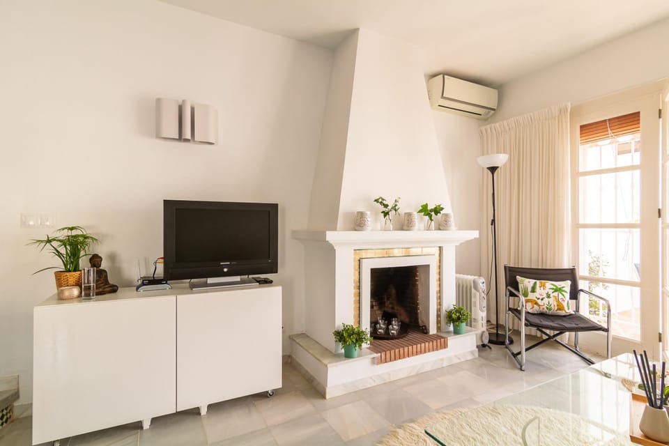 Communal lounge/ TV room, Living room