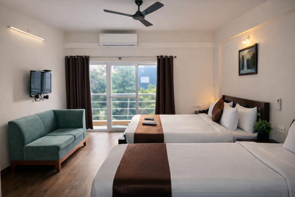 Bed, View (from property/room), Photo of the whole room, Bedroom
