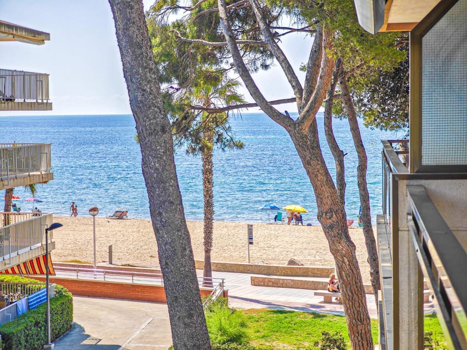 LITORAL COSTA DORADA - TXINGUDI Only families Apartment in Cambrils