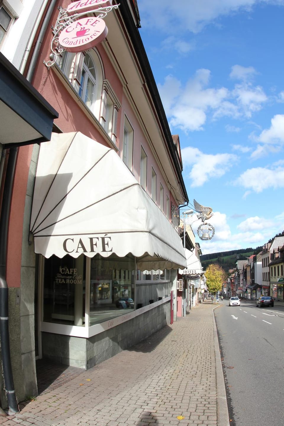 Facade/entrance