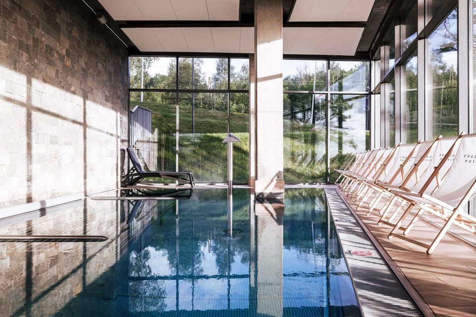 Pool view, Swimming pool