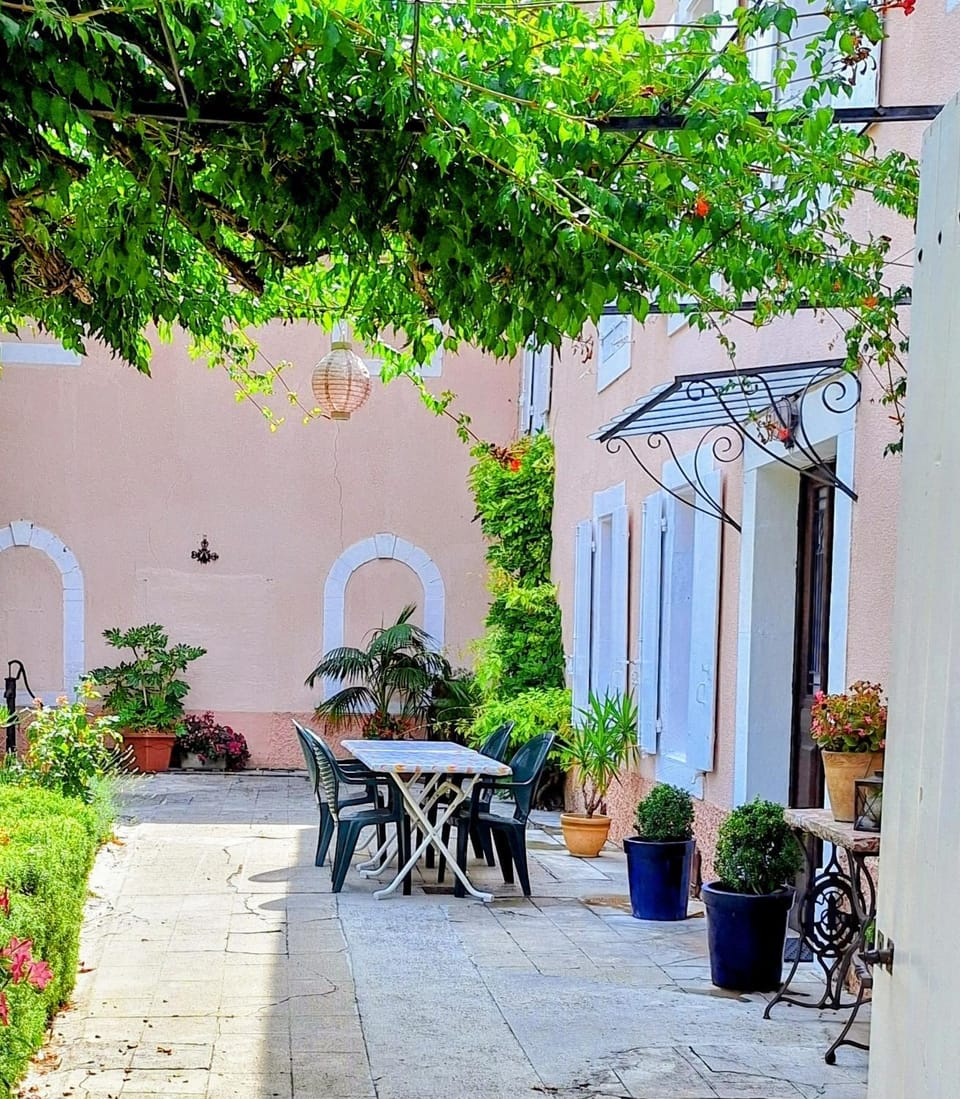 Patio, Garden, Dining area, Garden view