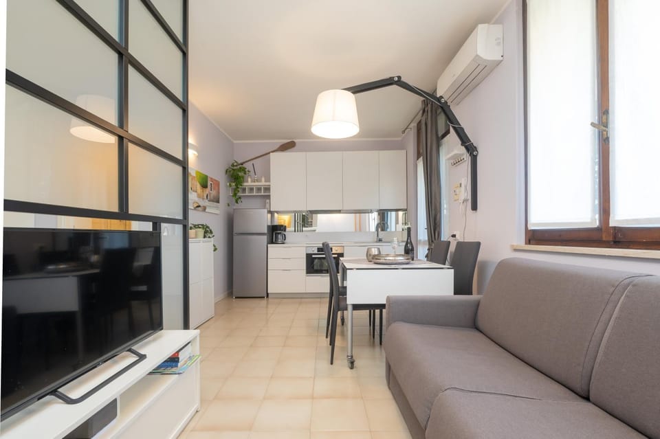 TV and multimedia, Living room, Dining area