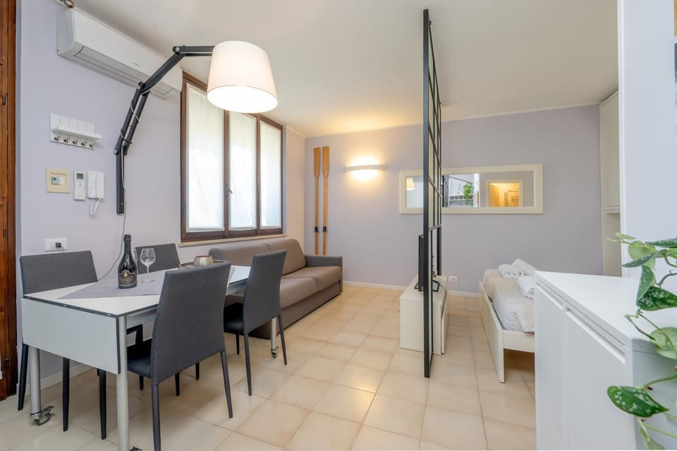 Living room, Photo of the whole room, Dining area