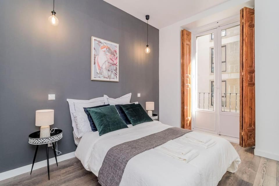 Bed, Photo of the whole room, Bedroom