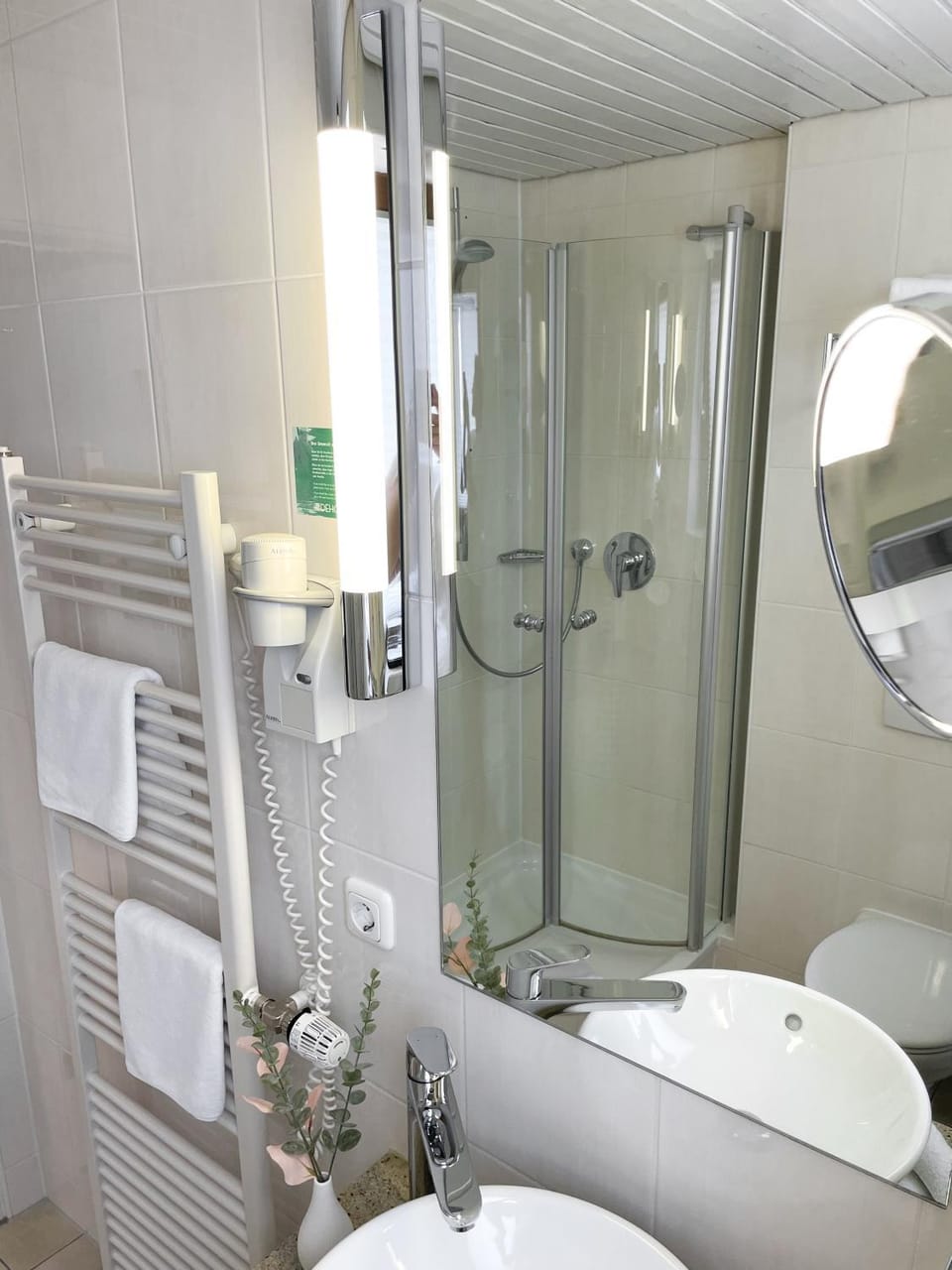 Shower, Bathroom, hair dryier