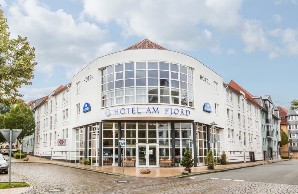 Property building, Facade/entrance, Bird's eye view