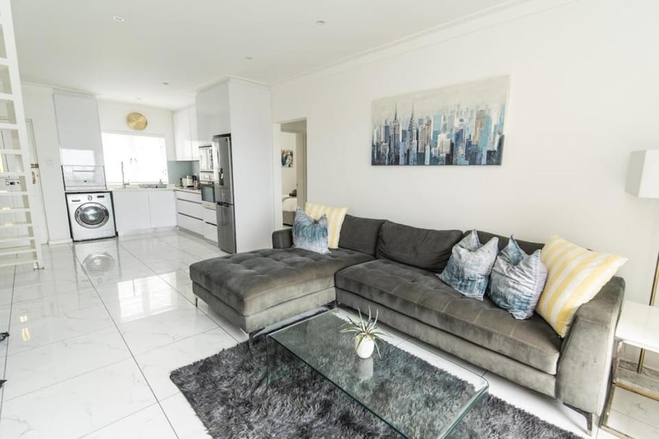 Living room, dishwasher, washing machine, kitchen