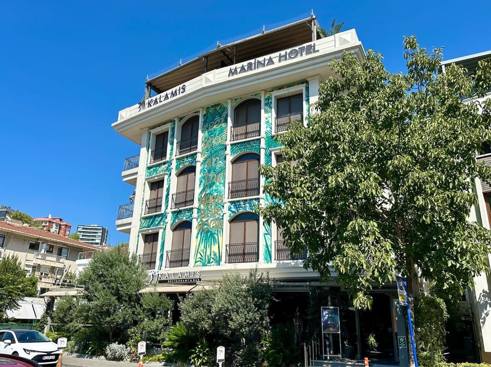 Property building, Location