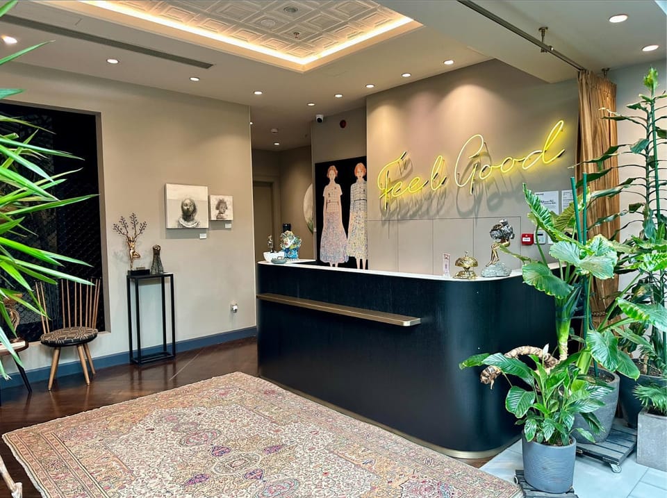 Lobby or reception, Text overlay
